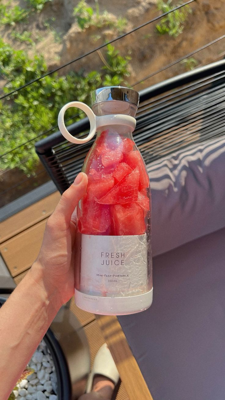 CavalloLuxe Presenting Portable Mini Juicer!